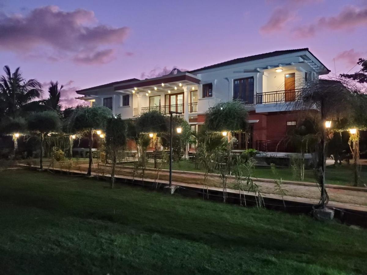 Seagull'S Nest Beach House - Unit Of Prohotel Madrás Exterior foto